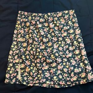 Floral skirt with a slit tight from shein